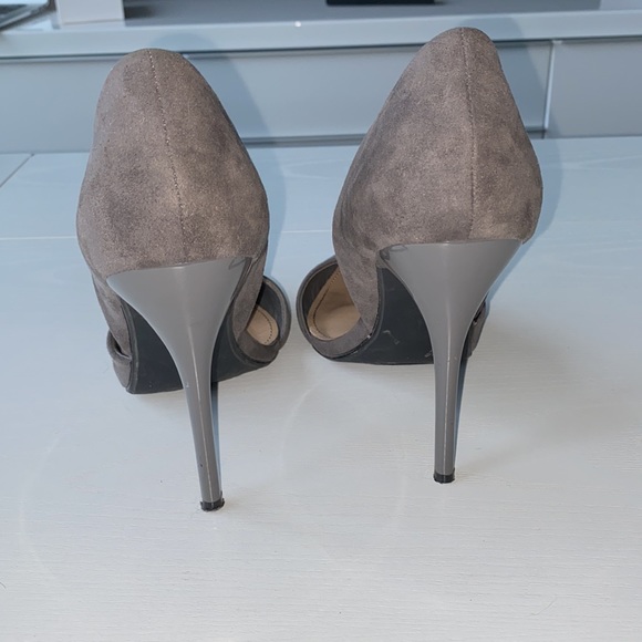 Eada Heel Pump in Olive - Picture 9 of 10